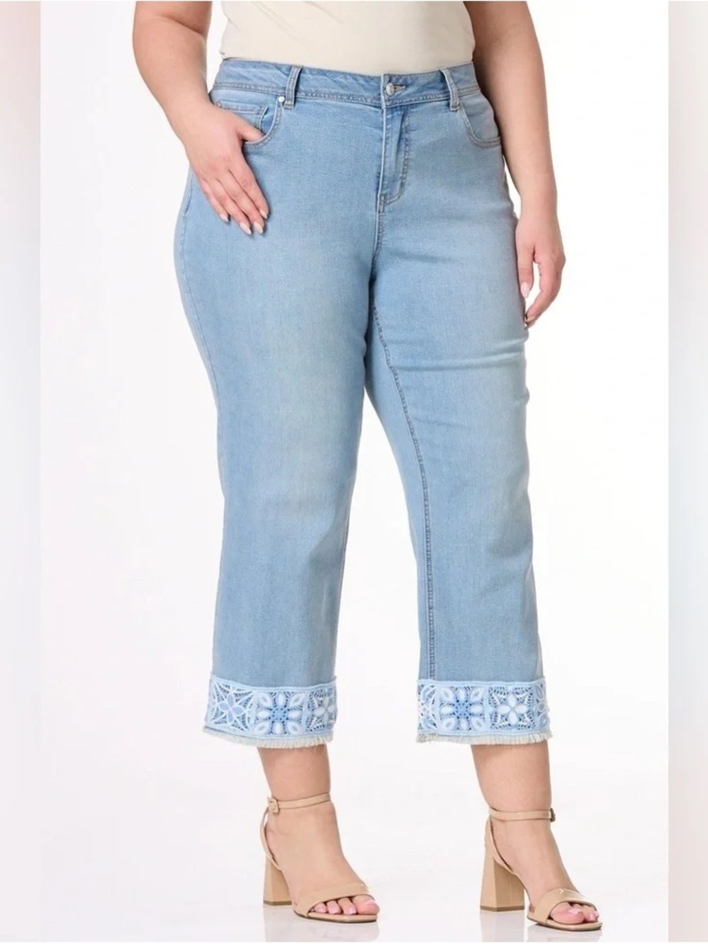 Cato | PLUS SIZE CROPPED CROCHET TRIM JEANS